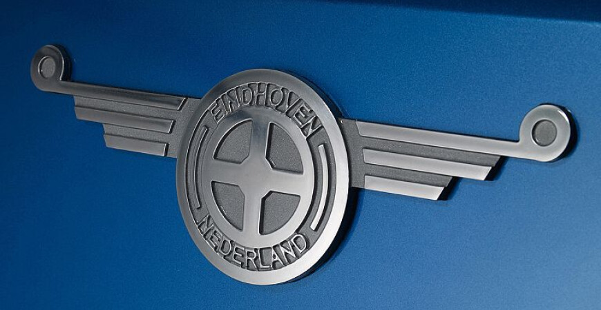 Omejena izdaja XF - 90th Anniversary Edition